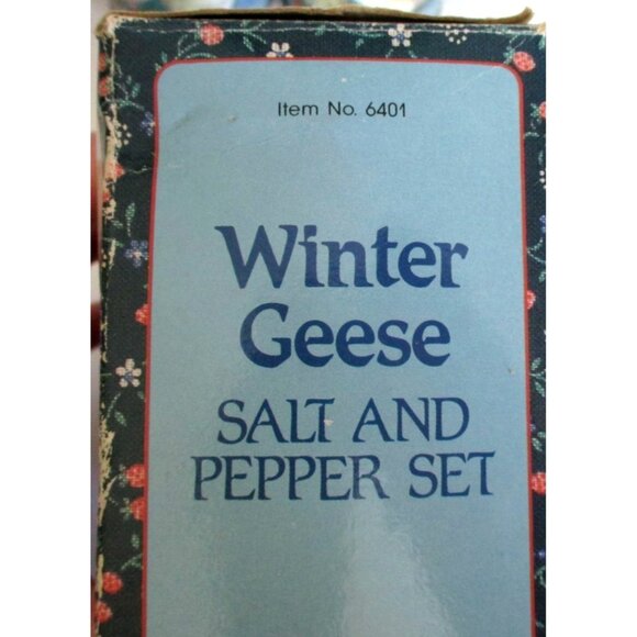 Vintage Winter Geese Salt & Pepper Shakers Set With Handles JSNY Tin Made In Chi - Picture 6 of 6